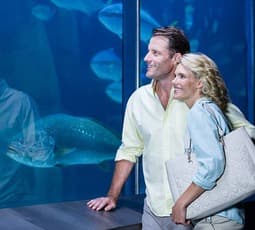 Pros and cons of dating an older man