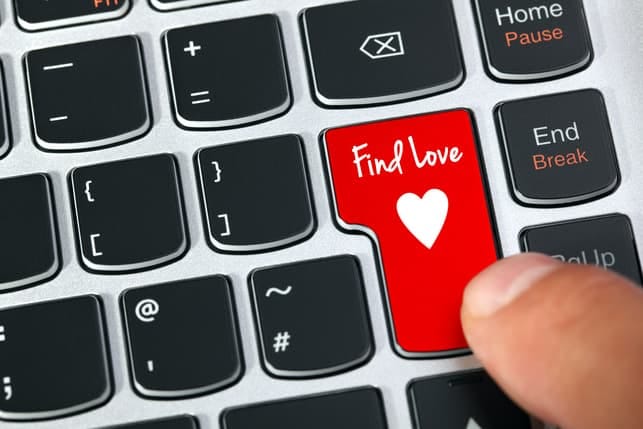 a laptop’s keyboard for online dating
