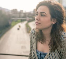 How to start a conversation with a stranger