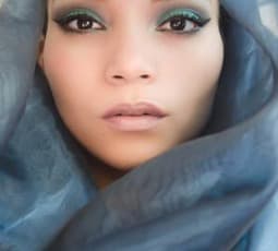 Dating single Kurdish women